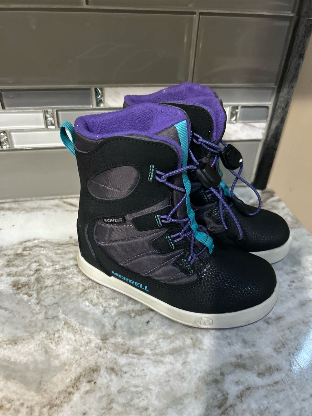 Merrell kids girls Snow Bank 3.0 Waterproof winter boots size 11 Ankle . Excelle